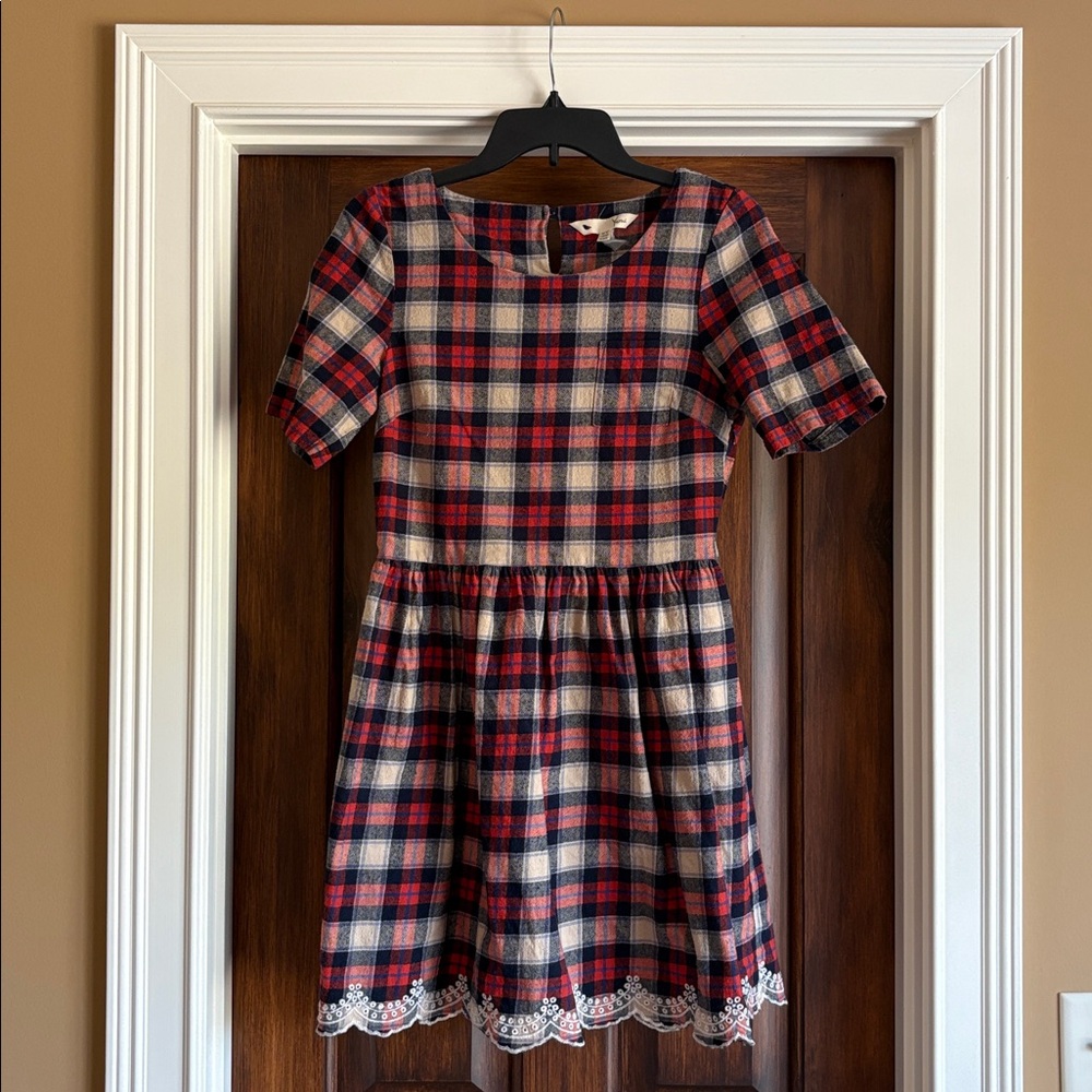 Yumi Plaid Short Sleeve Dress with Lace Hem